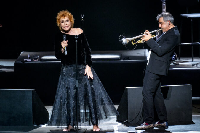 TCBO: ORNELLA VANONI, MALIKA AYANE E SIMONA MOLINARI CANTANO L’AMORE IN “THE MAN I LOVE”