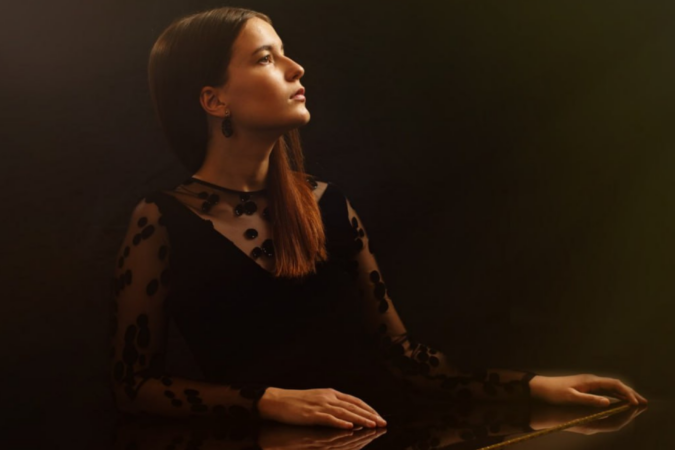TCBO: IL DEBUTTO DELLA GIOVANE PIANISTA ELIZAVETA COROLI CON MARTIJN DENDIEVEL SUL PODIO