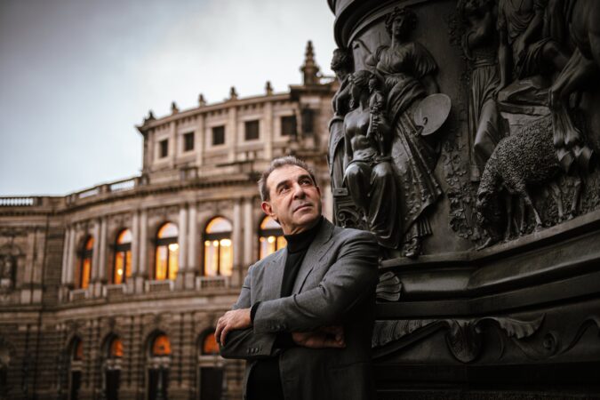 TRA DRESDA, MILANO E PRAGA: UN’APERTURA DI STAGIONE E UNA TOURNÉE PER DANIELE GATTI